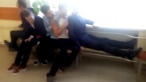 УДАРИЛ ШКОЛЬНИКА | ЧЕТЫРЕ ПРОТИВ ОДНОГО