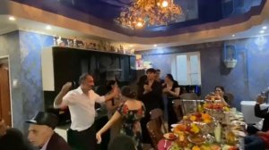 О Коля Масэнко, встречает лэ внукос