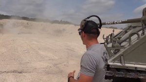 Cнаряд танка против бронированных оружейных сейфов | Разрушительное ранчо | Перевод Zёбры