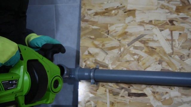 Аккумуляторный сантехнический трос для прочистки канализации Greenworks G24DA обзор и тест смотреть онлайн