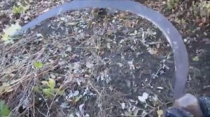 Работа серпом в саду