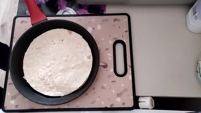 Быстрый завтрак из лаваша с творогом,сыром и шпинатом.Откуда к нам пришел шпинат?