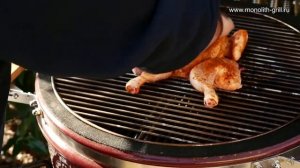 Курица барбекю  «Spatchcock» на керамическом гриле Monolith