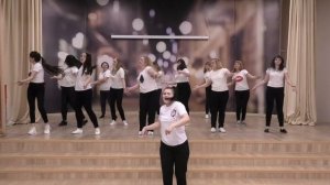 Флешмоб "Ягода малинка" с преподавателями МБОУ "СОШ № 109"