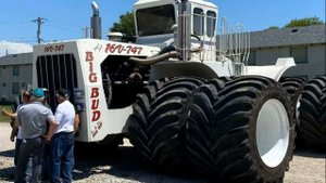 САМЫЙ БОЛЬШОЙ трактор в мире | Big Bud 747