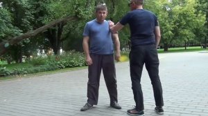 Рекомендации как правильно падать на твердую поверхность.