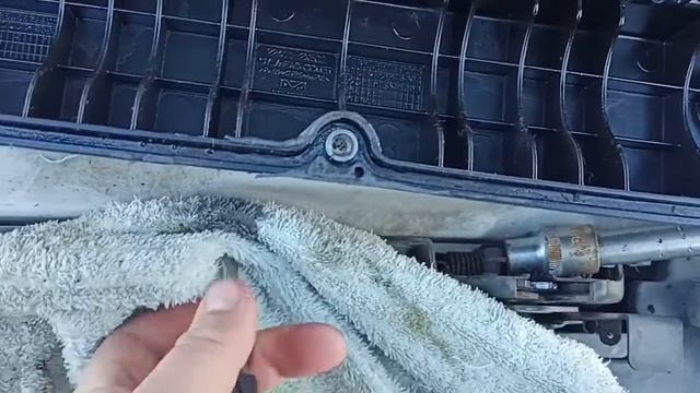 КАК ЗАМЕНИТЬ ПРОКЛАДКУ КРЫШКИ КЛАПАНОВ Kia Spektra смотреть онлайн