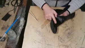 Лопнула кожа на сапоге в доль подошвы Как исправить Простой способ! Ремонт Обуви своими руками Дома