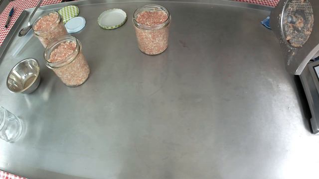 Mettwurst in a Jar German Sausage how to Recipe Video, LittleGasthaus, the German Sausage Maker смотреть онлайн