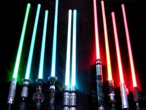 Фанатский миф световой меч может сделать только джедай или ситх.