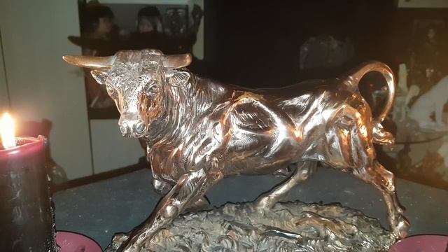 КУЛЬТ ЗОЛОТОГО ТЕЛЬЦА ДЛЯ ВАС ВЕДЬМИНА ИЗБА ИНГА ХОСРОЕВА смотреть онлайн