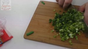 Лепешки с яйцом и зеленым луком - почти что пирожки!