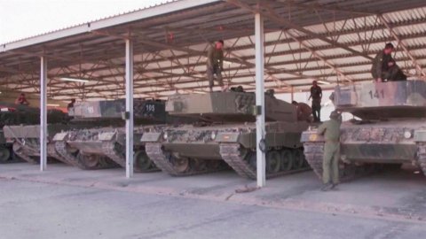 Германия и Испания завершили обучение украинских радикалов на танках "Леопард-2"