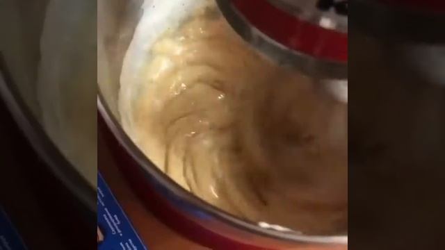 Карамельный пирог из вареной сгущенки