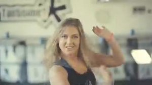 Зумба тренировка под песню Shakira La La La - Очень красивый танец!