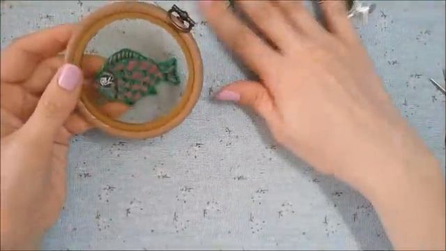 Ремонт одежды с помощью вышивки и рисунка по ткани. Закрываю пятна от белизны на платье. смотреть онлайн