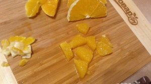 Свежий салат с апельсином и орехами