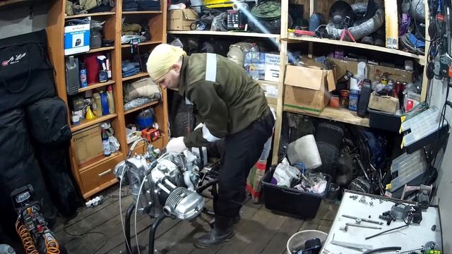 Урал. Установка карбюраторов PZ-30 и 1000 Ватт генератора. Пред пусковая подготовка. смотреть онлайн