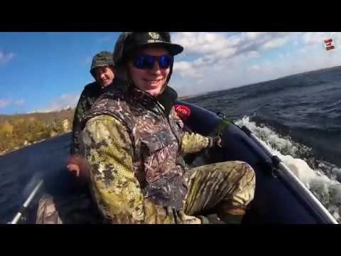 Лодка FORTIS/RIB на приличной волне. Чуть друзей не потерял. смотреть онлайн