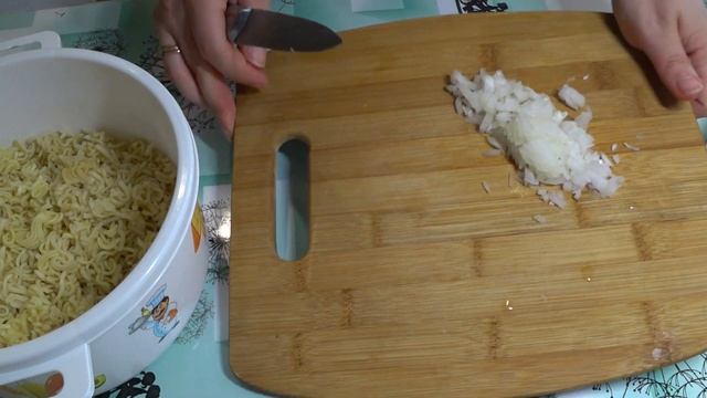 Салат из лапши быстрого приготовления. Быстрый студенческий салат?
