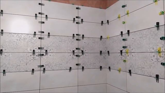 Укладка плитки в ванной на стены Cersanit