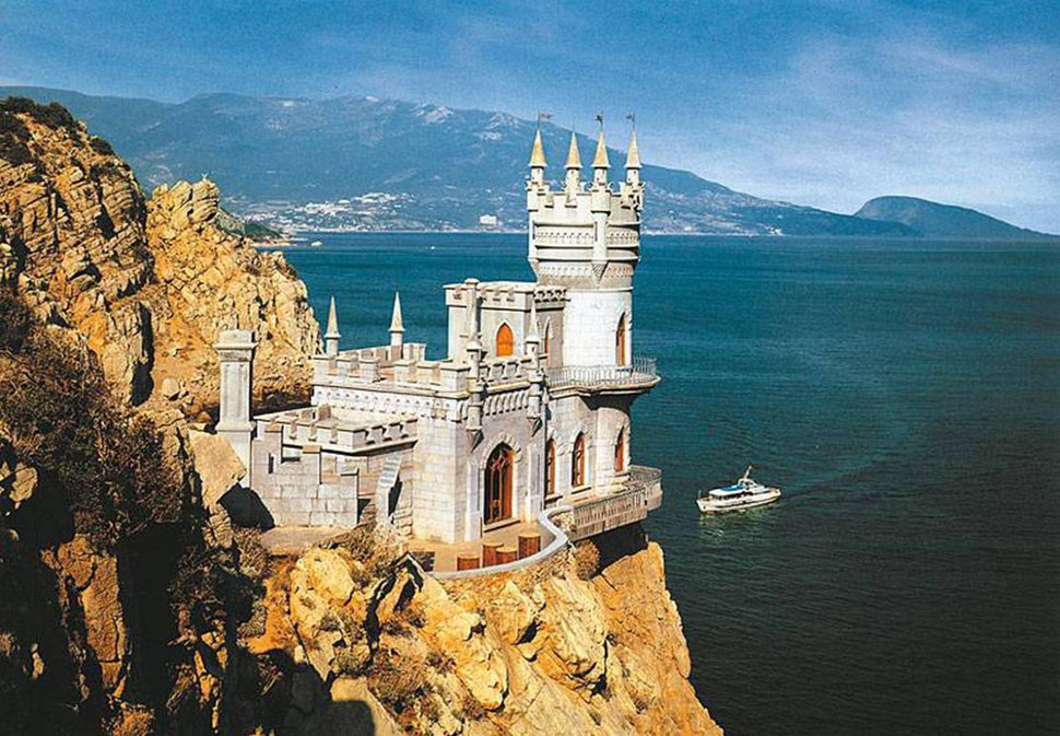 В Крыму. Как вечер тих... блестит залива гладь.  Автор Сергей Зубарев. Стихи