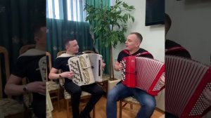 Как же красиво поют и играют на баяне