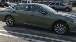 Lexus ES 350 2020 Sunlit Green.  How it looks on sunrise.