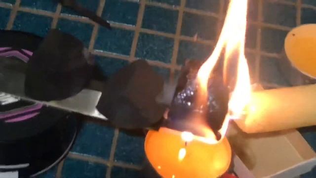 Разжигаем угли для кальяна свечами