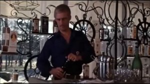 Кольцо из Амстердама (1981). Сцена в баре.