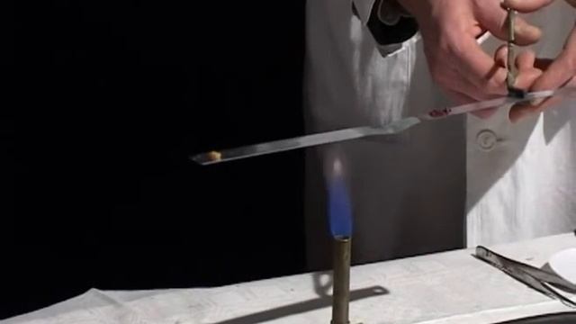 Видеоопыты. Неорганика 106. Сравнение температур воспламенения белого и красного фосфора смотреть онлайн