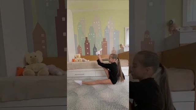 Dariia Oveichyk 2010, Complex for feet from gymnast Annenkova Irina 01.04.2020 смотреть онлайн