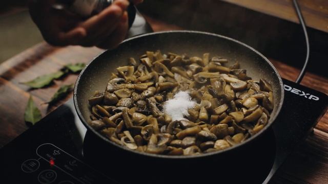 Салат из кальмара и грибами I Простой и очень вкусный салат на Новый Год! смотреть онлайн