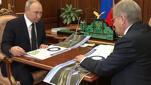 Владимир Путин провел встречу с главой Минтранса Виталием Савельевым