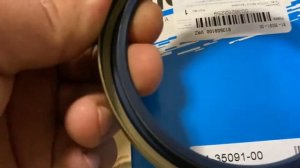 Обзор на сальник VICTOR REINZ 819000900.