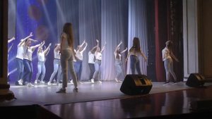 "Пока мы молоды" - танец выпускников ХА "Конфетти" разных лет