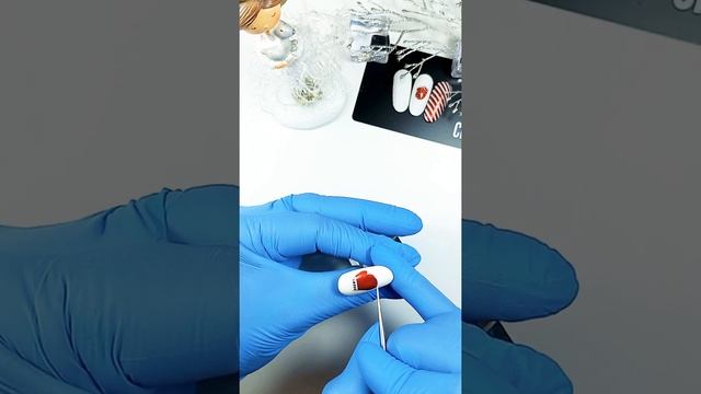 Рождественский маникюр/Втирка/Объём