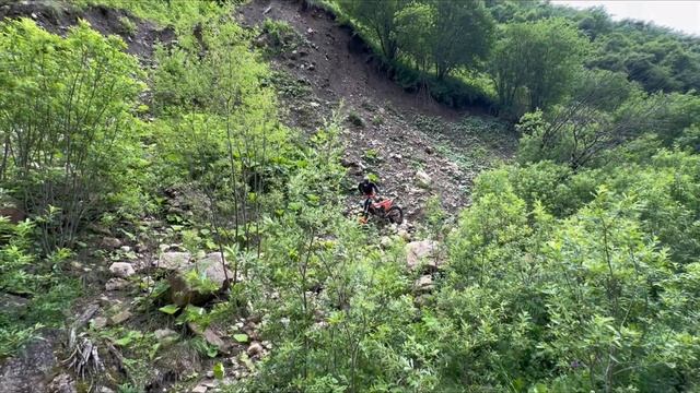 Хард к дому красавицы на мотоциклах Галанчож Чечня #enduro #enduromoto #hardenduro #галанчож #чечня смотреть онлайн