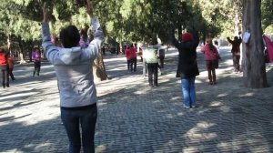 Beijing. Temple of Heaven Park / Танцы китайских пенсионеров. Март 2013 года