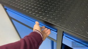 Верстак слесарный.