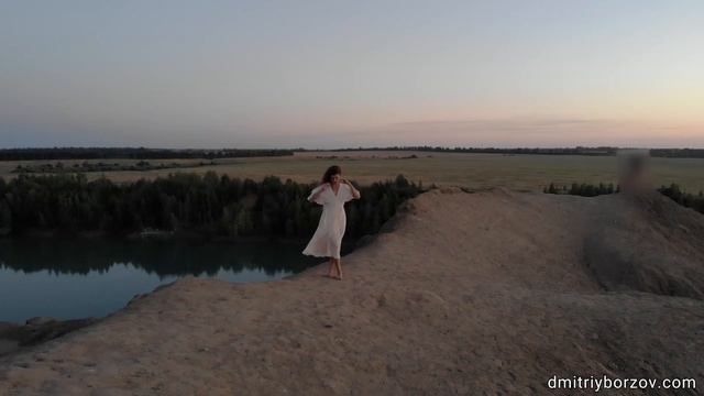 Девушка. Съемка с квадрокоптера.