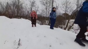 Опасные горки | Бабушка-экстримал катаеться на ватрушке | Чуть не разбились | Уезжаем в город