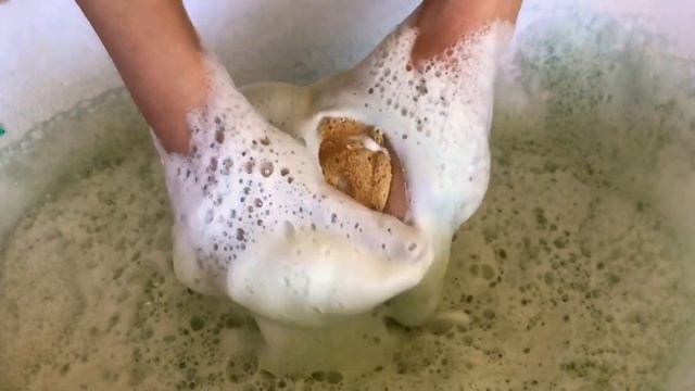 ASMR Part 2: Comet Rinse Water + Paste Play смотреть онлайн