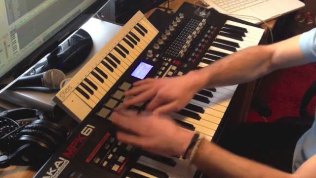 Making a beat - JackJack - A Thousand Times (Live Chillout Dubstep) смотреть онлайн