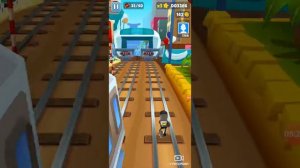 играем с другом в игру(SuBWAY SURF)