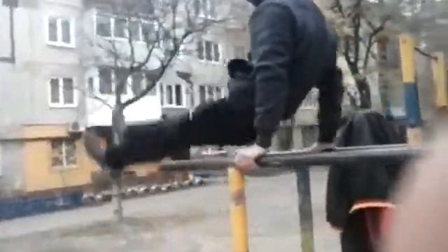 Перелеты на брусьях смотреть онлайн