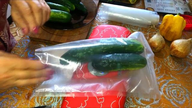 Как подольше сохранить огурцы каксохранитьогцрцыупакуемогурцы#огурцыввакууме#