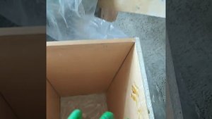 Уличный вазон из бетона