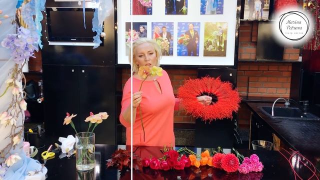 Короткий Мастер-класс Марины Петровой - Яркий красный букет смотреть онлайн