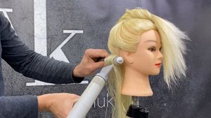 Укладка волос на брашинг. Поднятие объёма с помощью браша